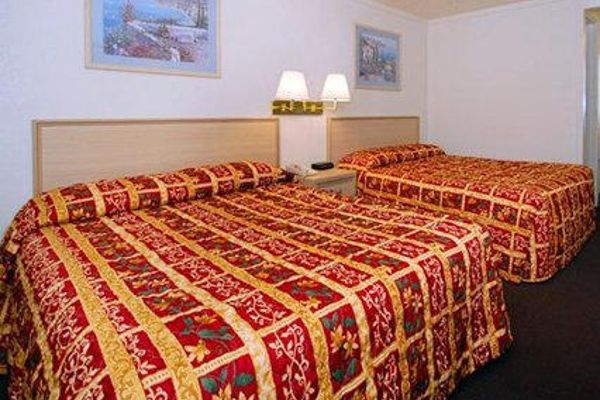 Econo Lodge Youngstown (Austintown)